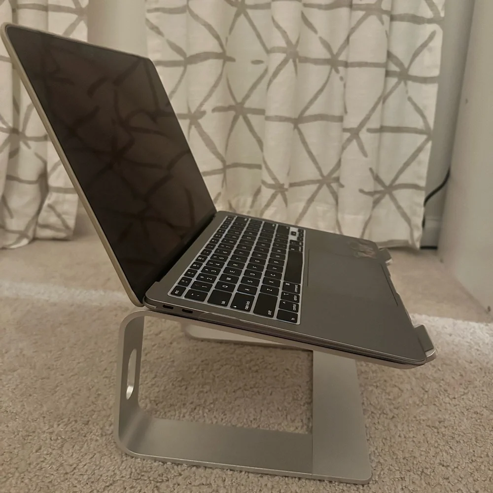 Laptop stand